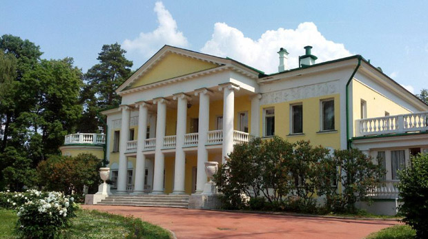 Дома классической Москвы