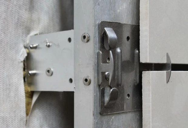 Видимые монтажные фасадные крепления для керамогранита