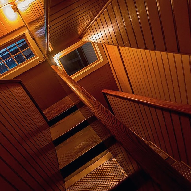 Одна из лестниц в этом доме.