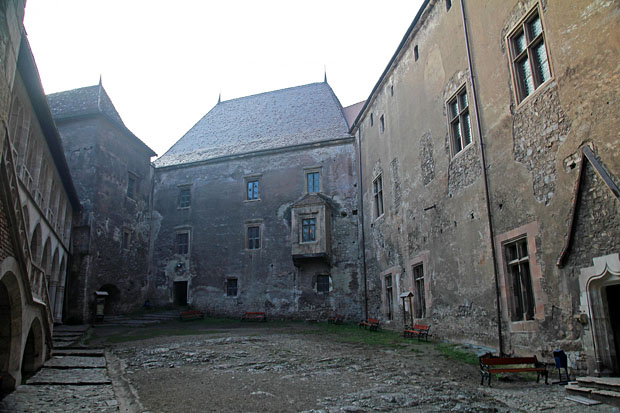 Фасады зданий внутреннего двора.