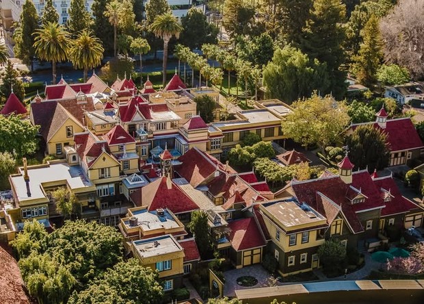 Планировка этого дома запутает не только призраков