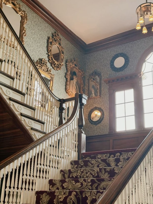 Центральная лестница