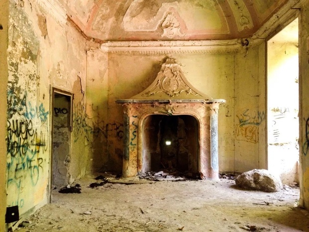 Интерьер каминного зала