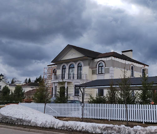 фотография дома до отделки - вид 2 с улицы