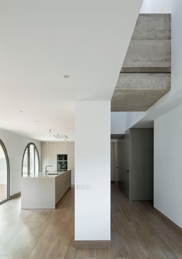 Дизайн интерьера соответствует стилю фасадов дома