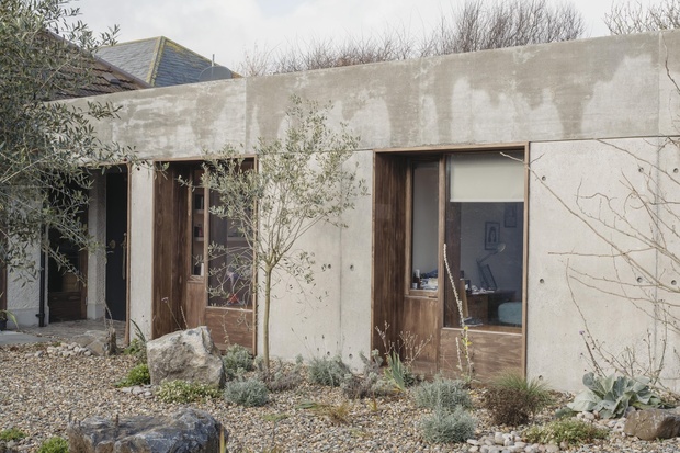 Задний фасад дома