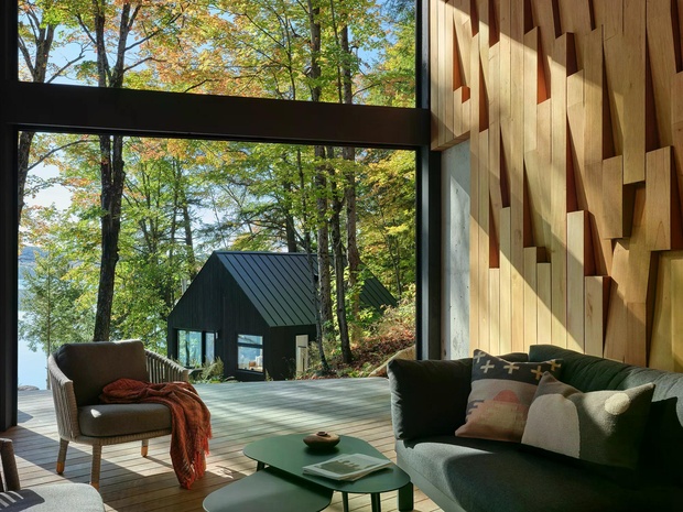 Интересное решение дизайна отделки стены