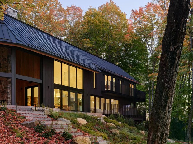 Задний фасад со стороны озера