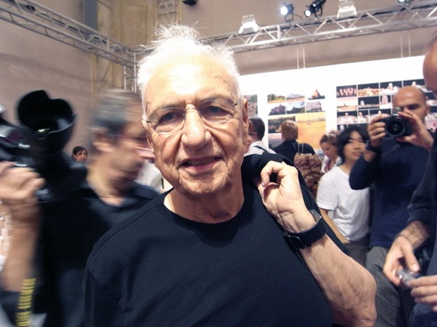 Фрэнк Гери на XII Международной выставке архитектуры в Венеции, 2010 г. | Изображение © designboom