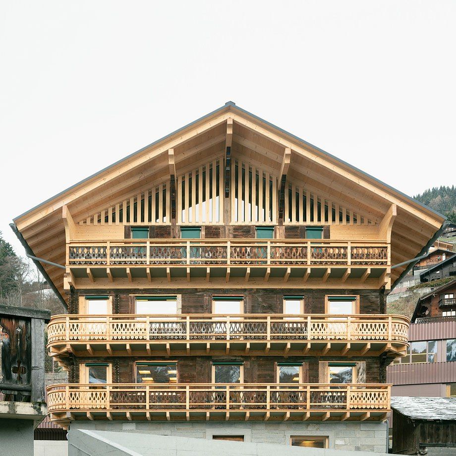 Авторы этого интересного проекта - швейцарские архитекторы из Madeleine architectes