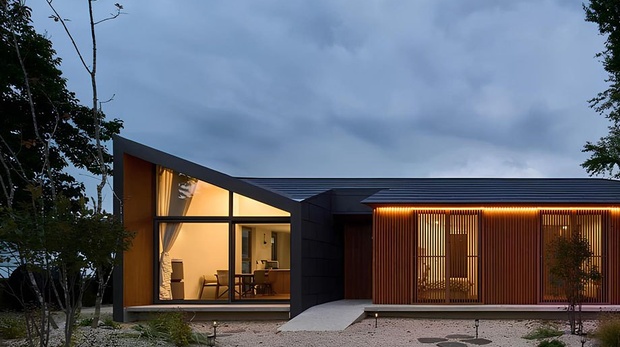 Dumulmeori House: жизнь на берегу двух рек