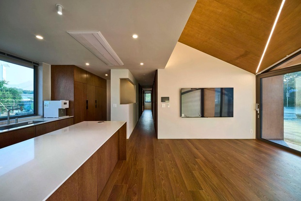 Зона кухни.