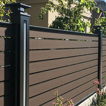 Заборы с использованием ДПК элементов